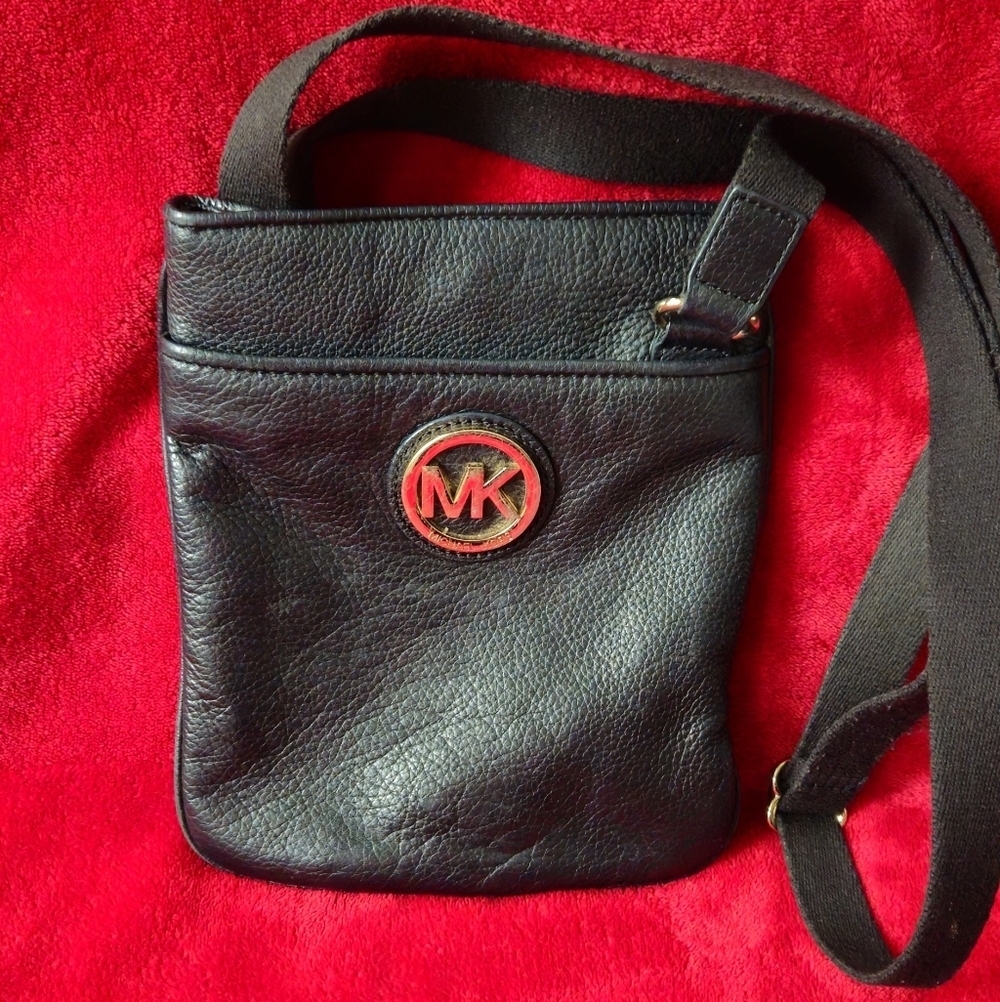 Michael Kors Fulton Black Pebble Leather Crossbody Bag with Gold Metal MK Logo
